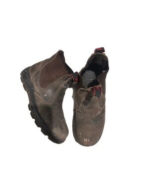 Redback Boots Men's Brown Chukka Work Boots with Red Pull Tabs